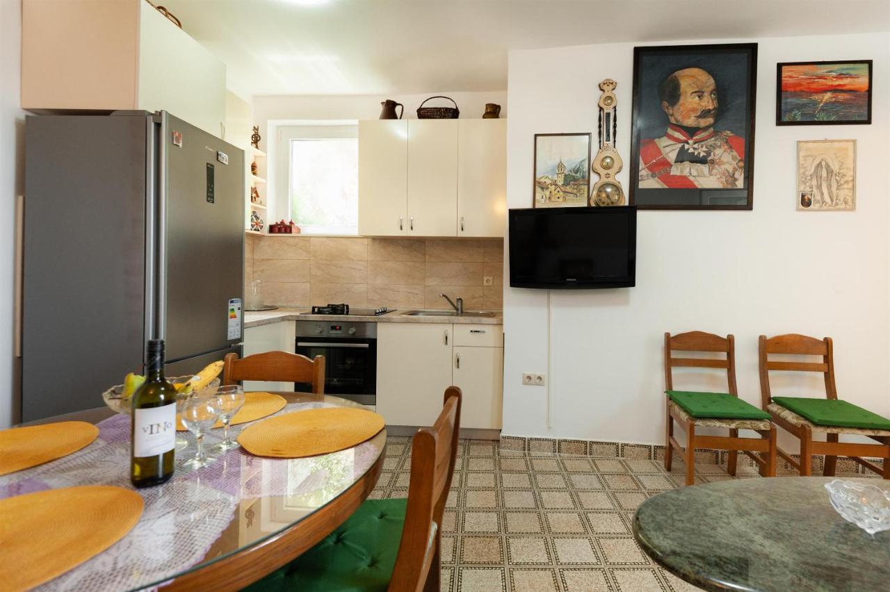 Apartments Antonija Omiš Eksteriør billede