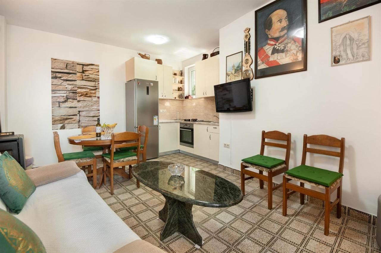 Apartments Antonija Omiš Eksteriør billede