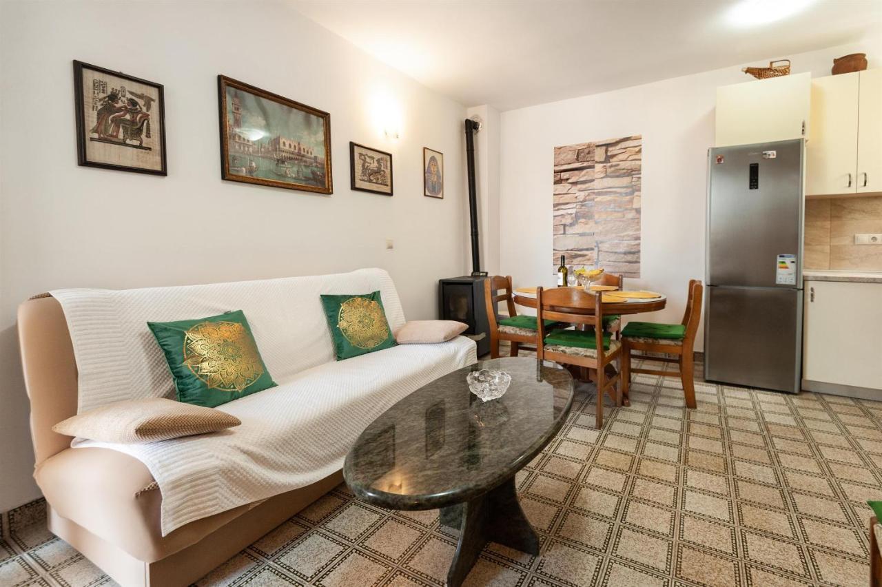 Apartments Antonija Omiš Eksteriør billede