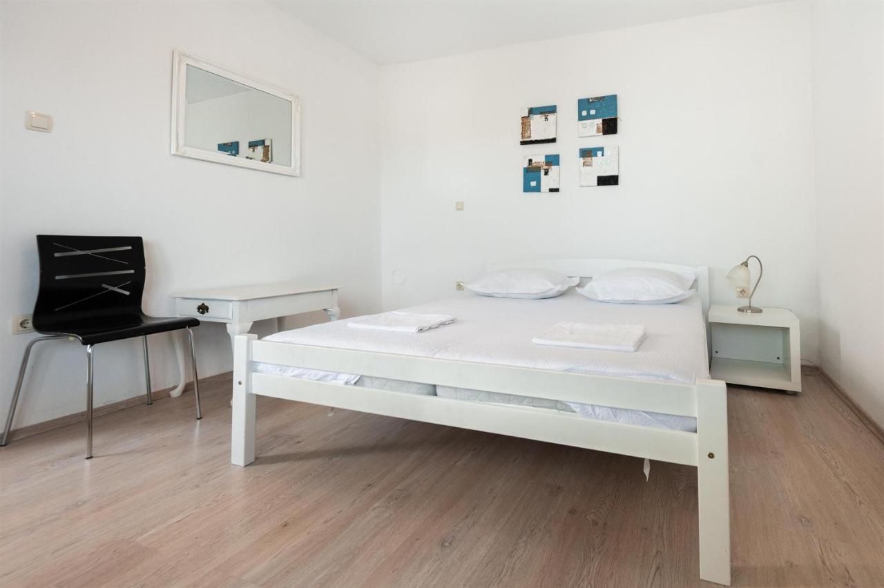 Apartments Antonija Omiš Eksteriør billede